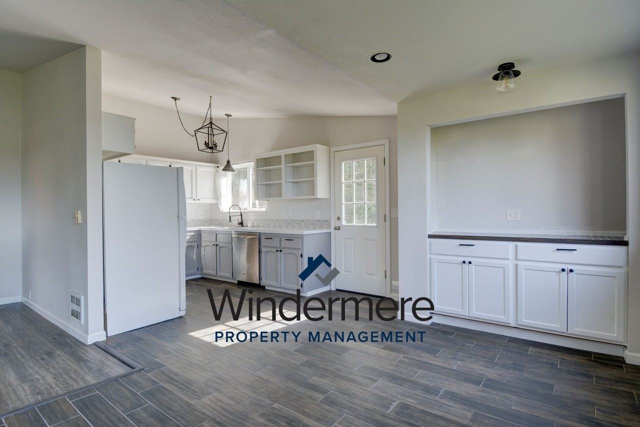 2605 San Juan St - Photo 4 of 22