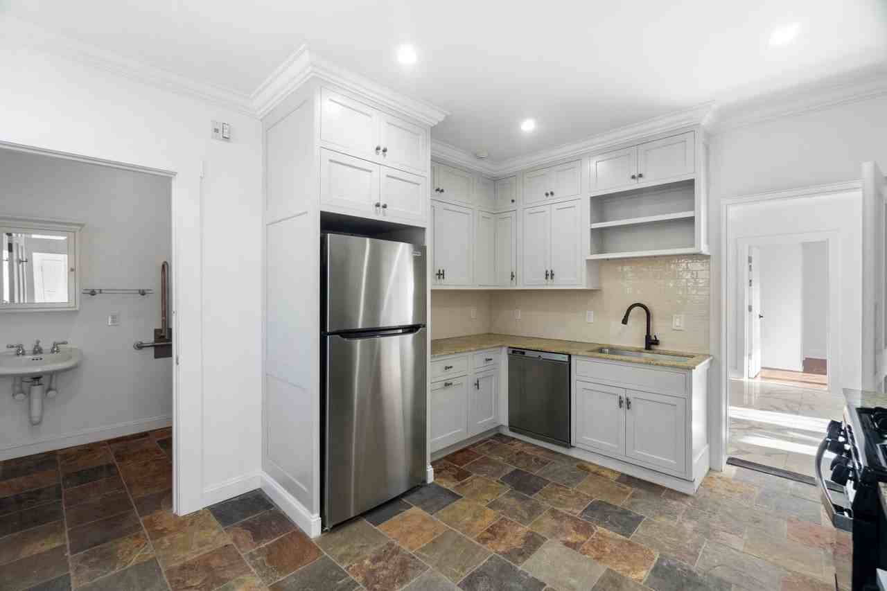 54 Trumbull Street - Photo 2 of 50