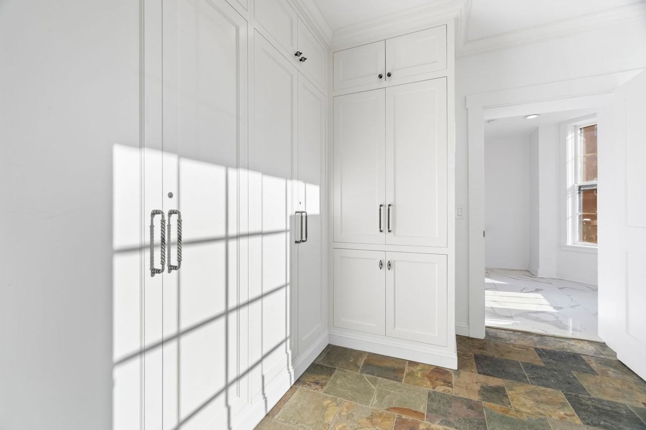 54 Trumbull Street - Photo 4 of 50