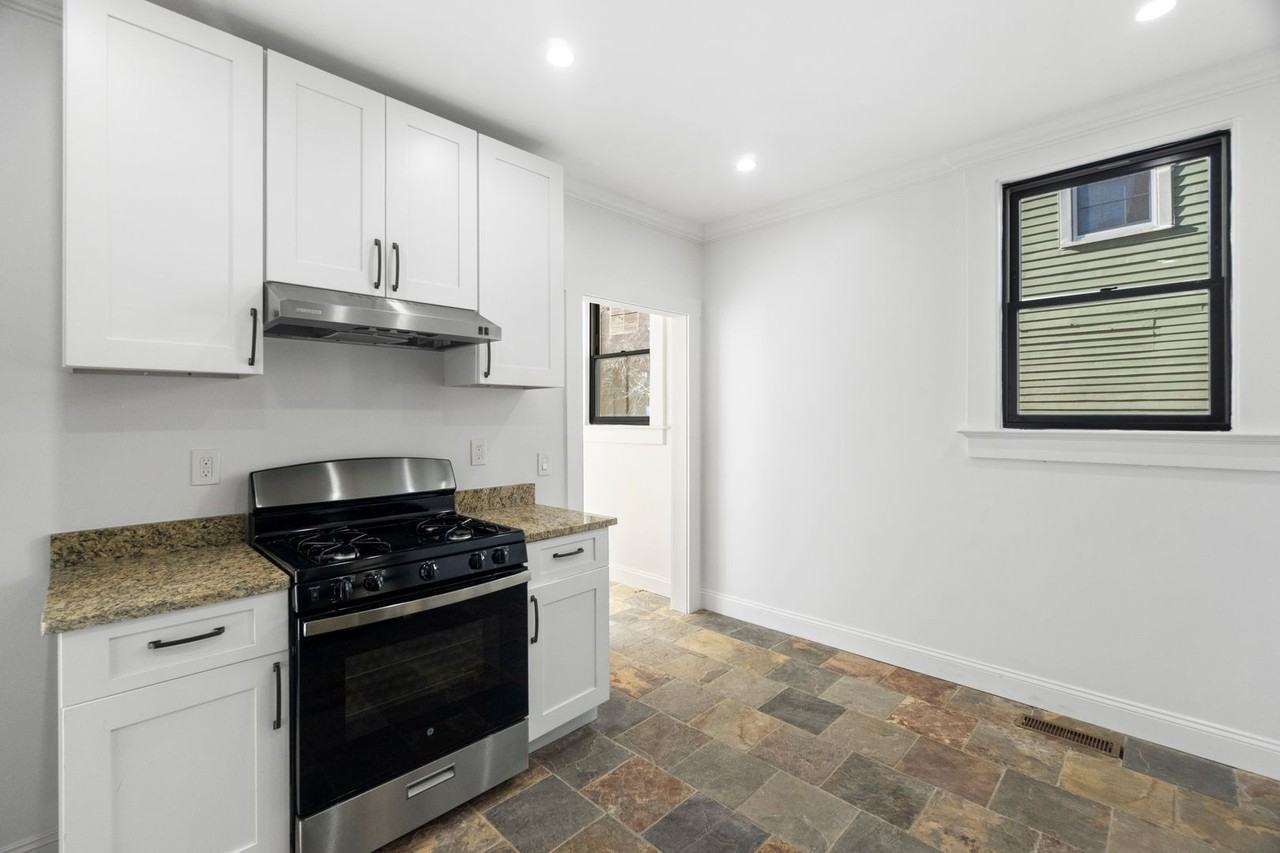 54 Trumbull Street - Photo 5 of 50