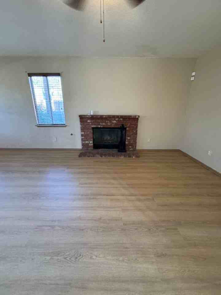 22918 Windwood Ln - Photo 3 of 39