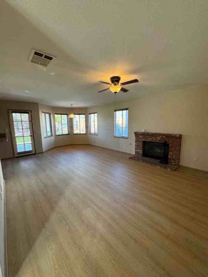 22918 Windwood Ln - Photo 2 of 39