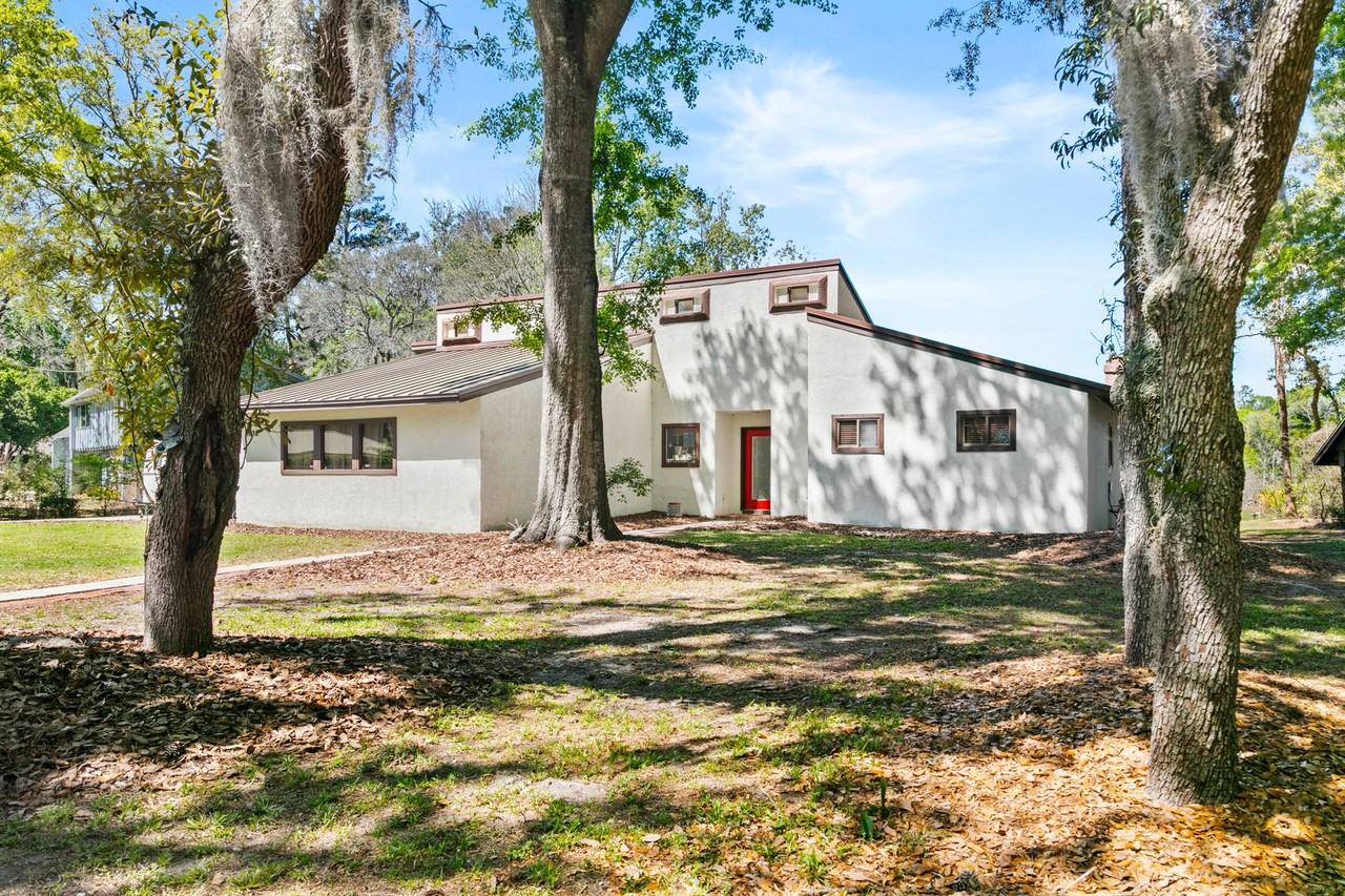 1636 Nw 51st Ter - Photo 2 of 33