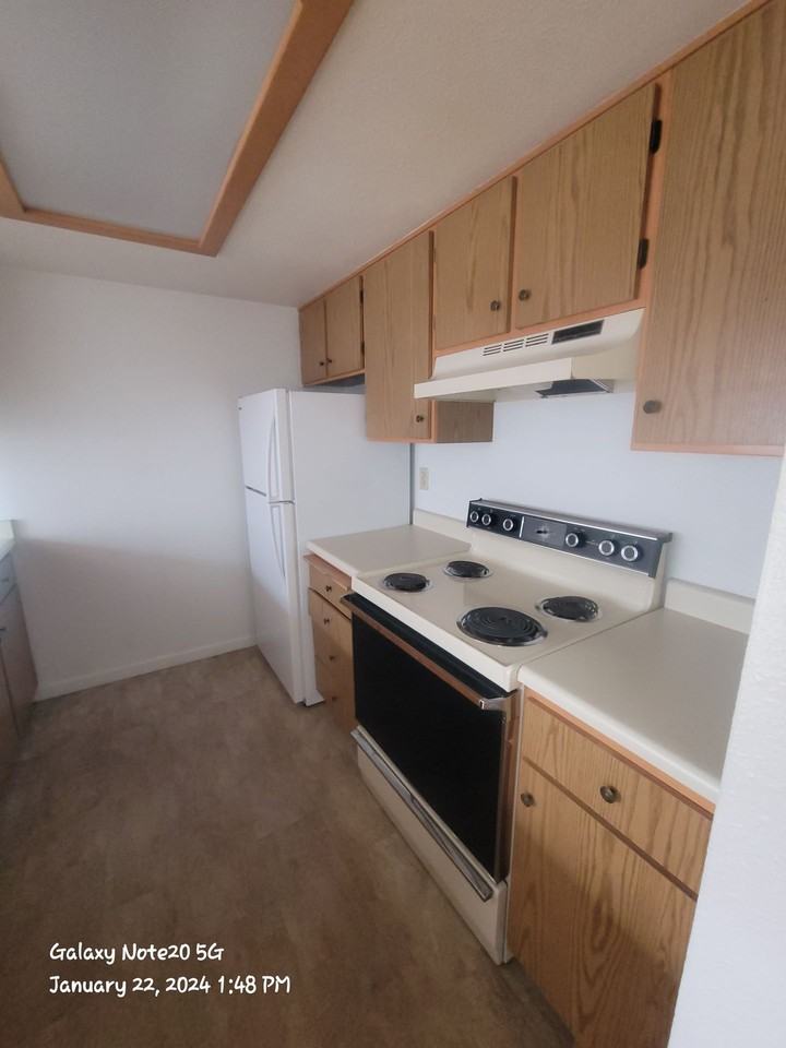 2101 Poplar Dr # 66 Medford Oregon - Photo 4 of 10