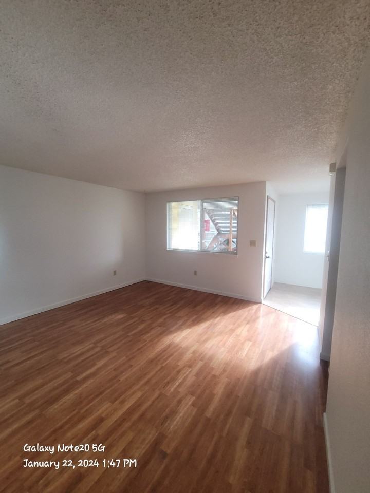 2101 Poplar Dr # 66 Medford Oregon - Photo 5 of 10