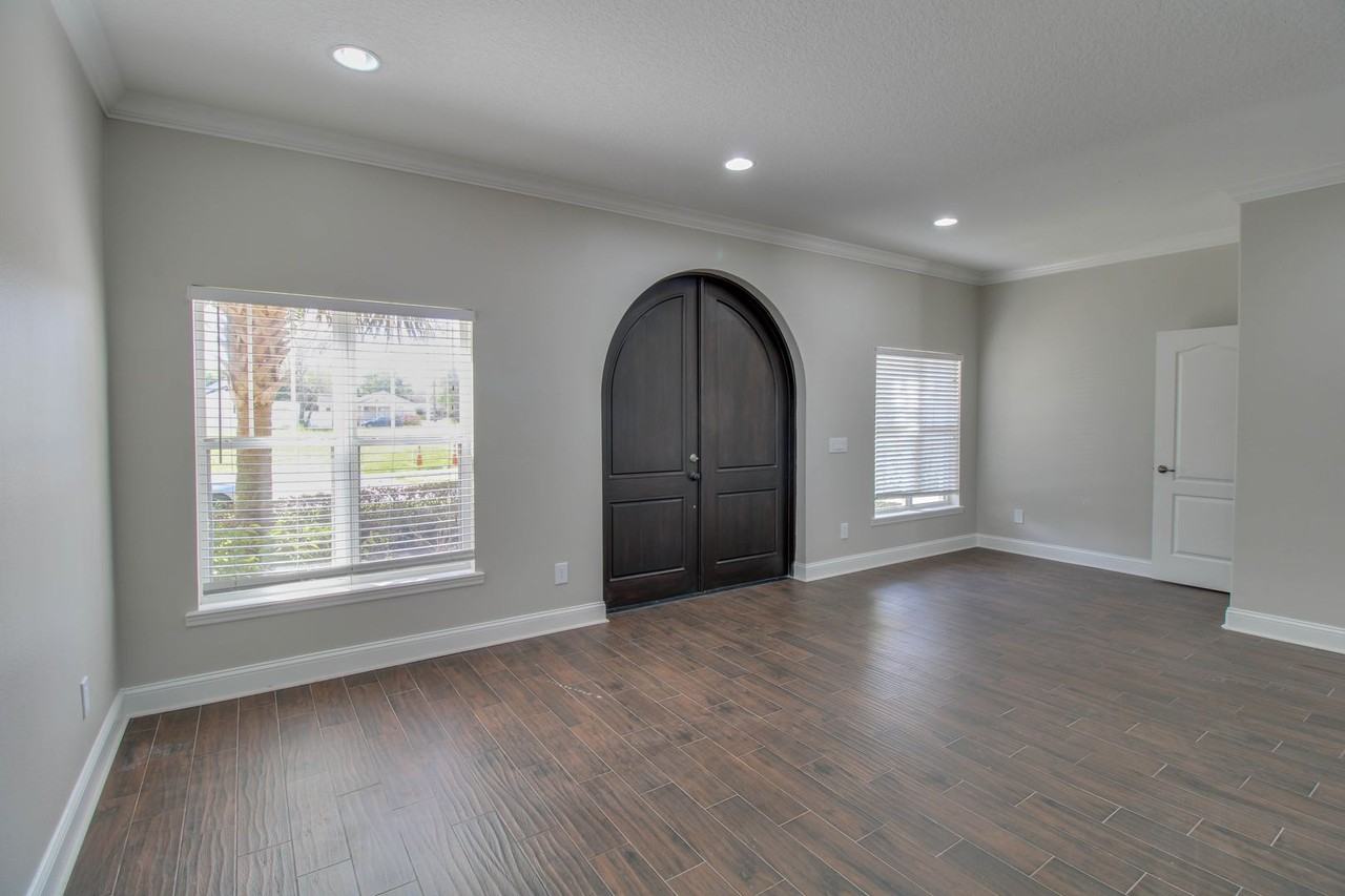 1761 Indiana Ave - Photo 3 of 24