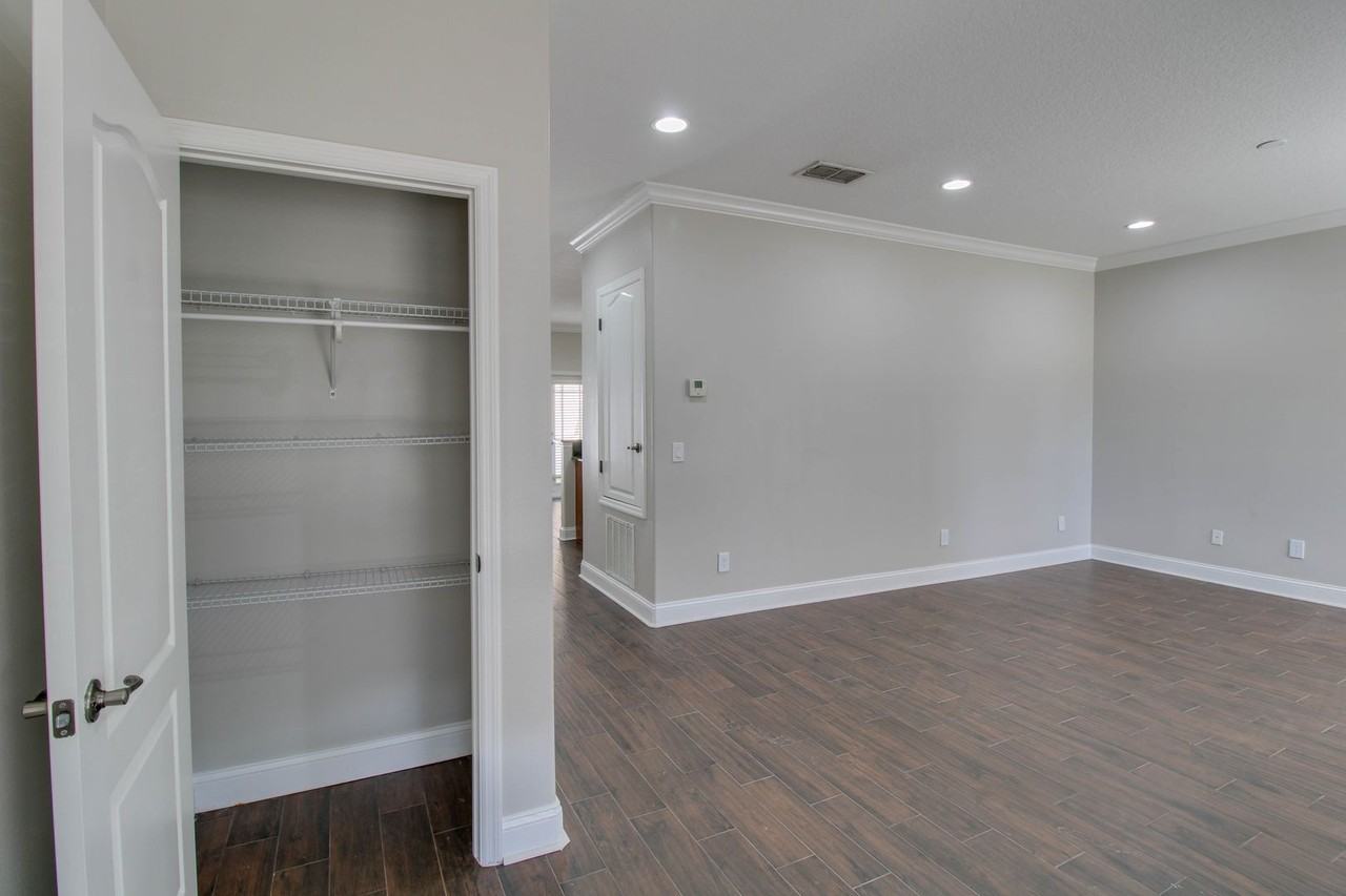1761 Indiana Ave - Photo 5 of 24