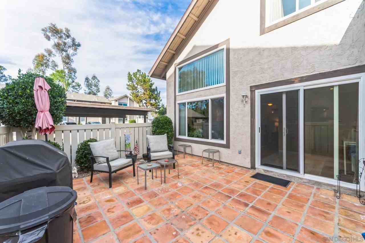 12108 Wilsey Way - Photo 4 of 17
