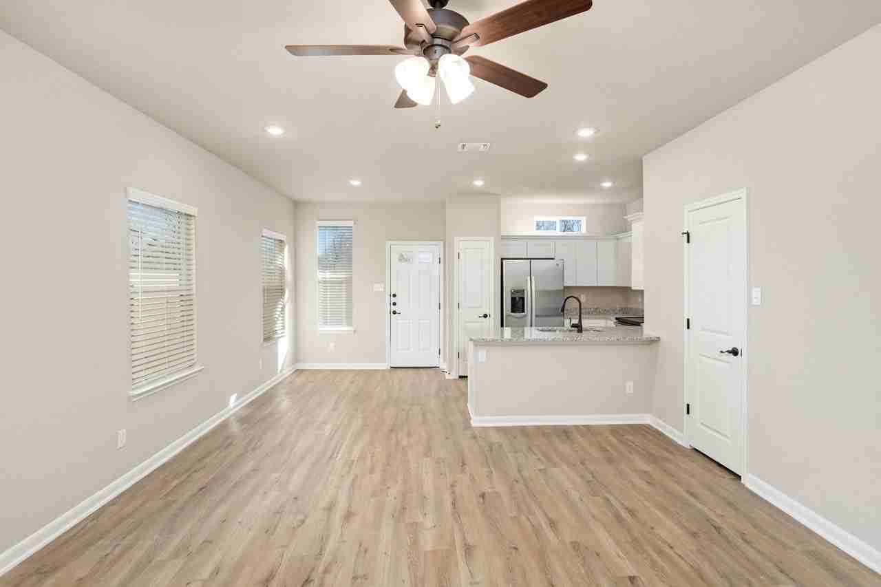 815 Soria Pl #101 - Photo 4 of 33