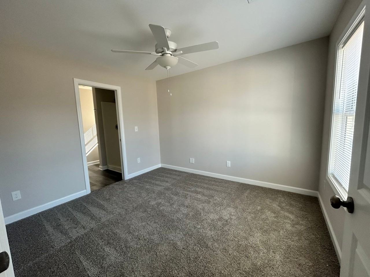 529 31st Ave E - Photo 7 of 21