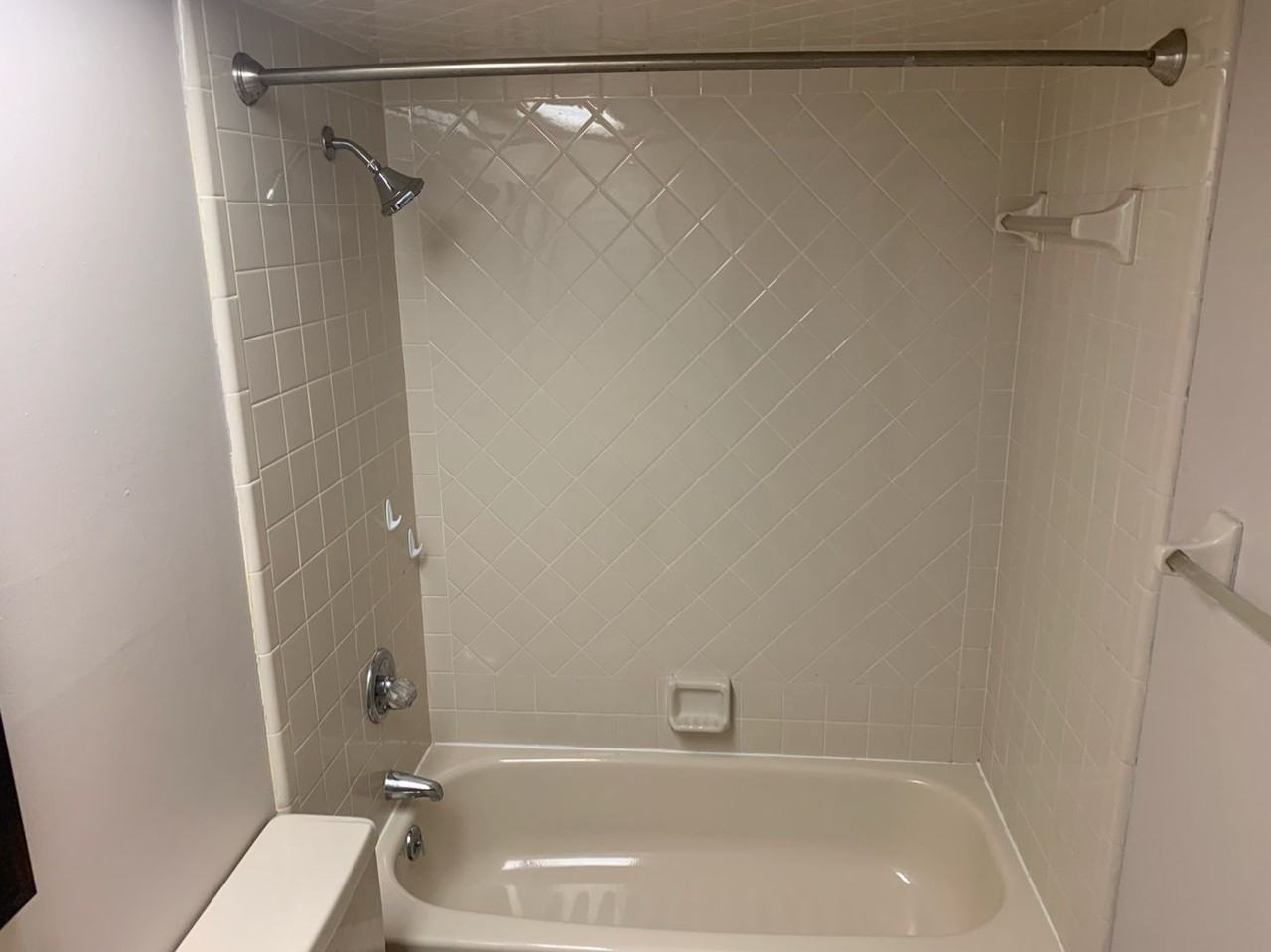 606 Park St - Photo 3 of 12