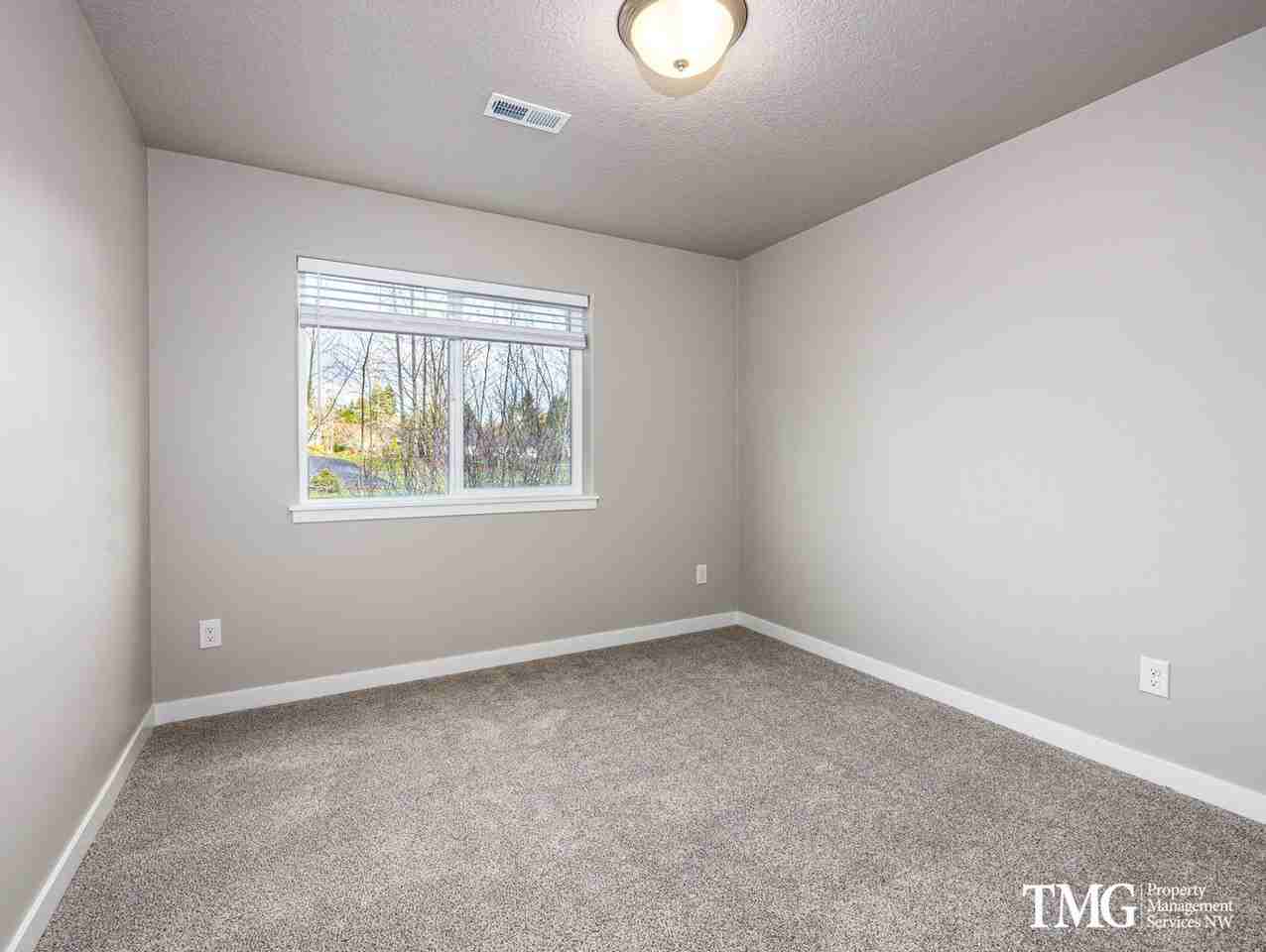 4806 Ne 37th Ct - Photo 4 of 18