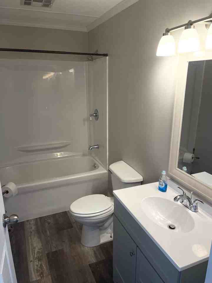 1792-MF2-E4 - Photo 3 of 5