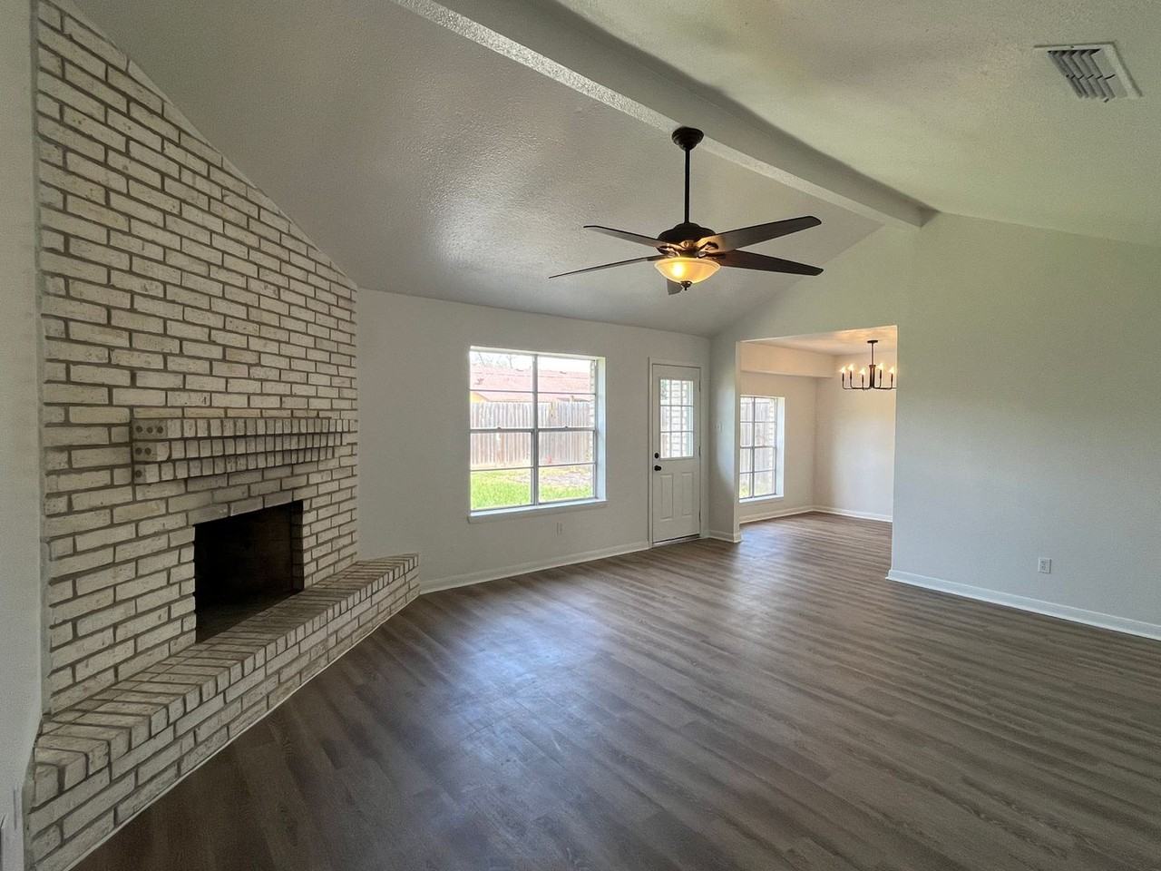 3406 Crestoak Dr - Photo 2 of 20