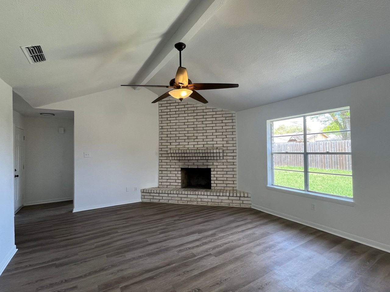 3406 Crestoak Dr - Photo 3 of 20