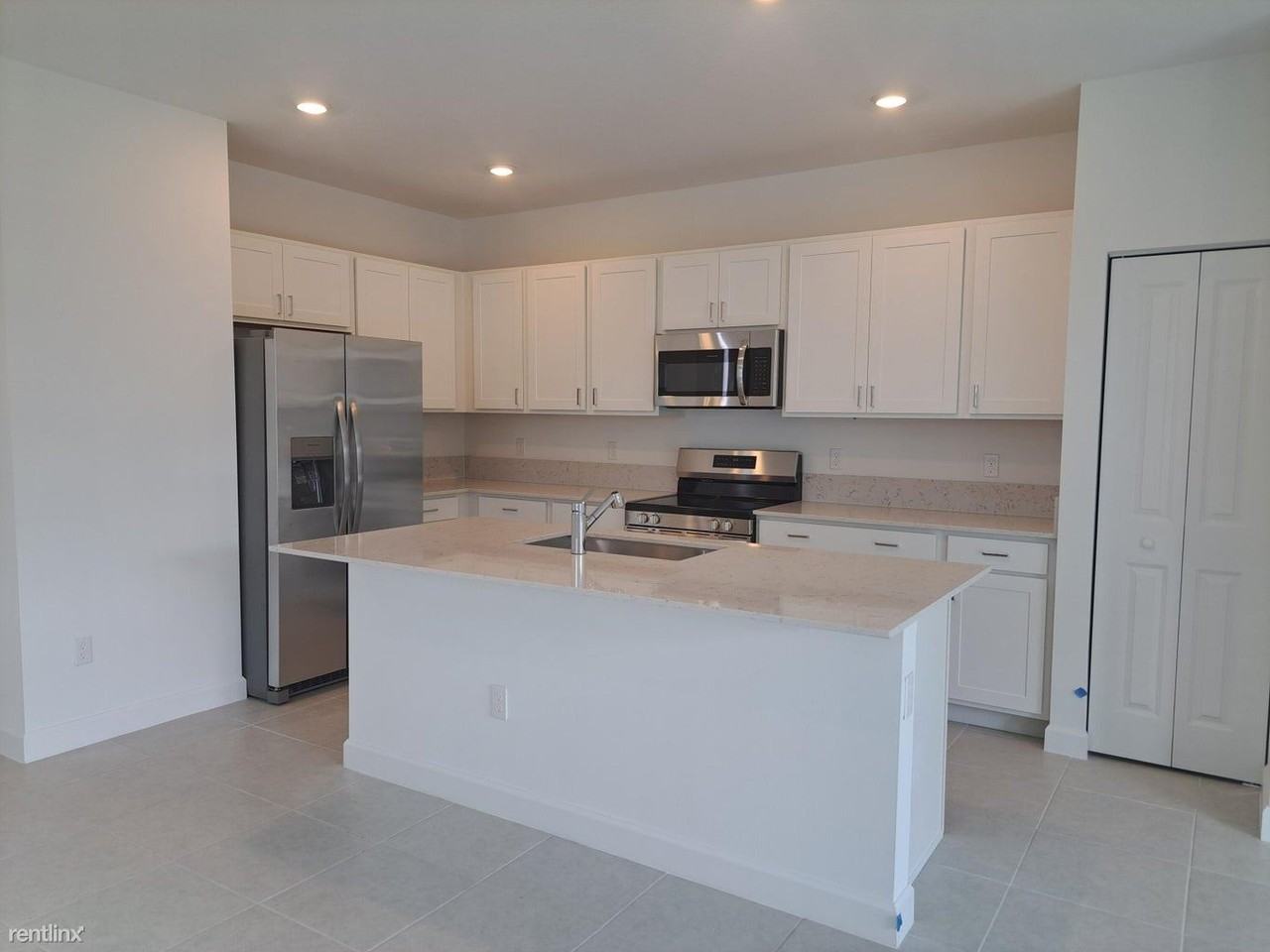 4592 Hollister Ave - Photo 3 of 9