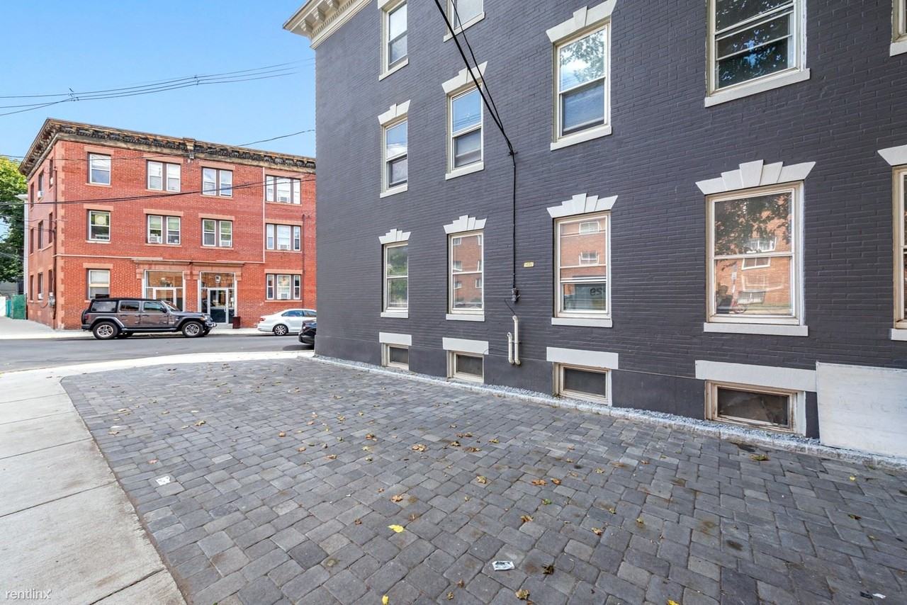 44 Brackett St - Photo 2 of 4