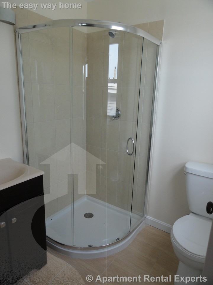 18 Bond St #1 - Photo 5 of 10