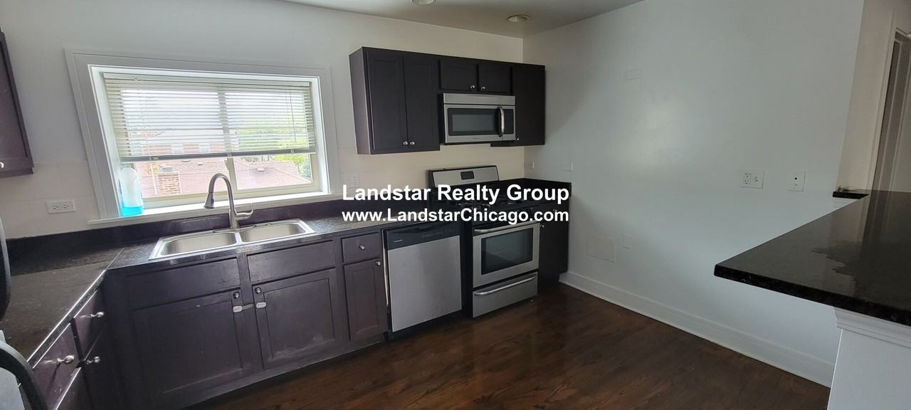 2528 W Fitch Ave #3 - Photo 2 of 13