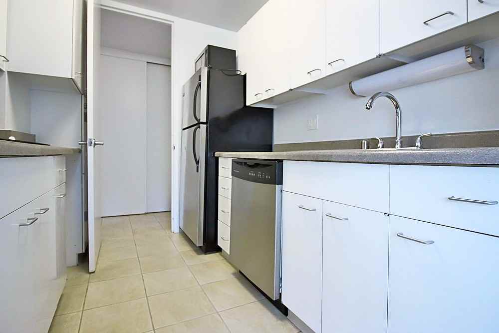 1130 S Michigan Ave #2-2 - Photo 6 of 36