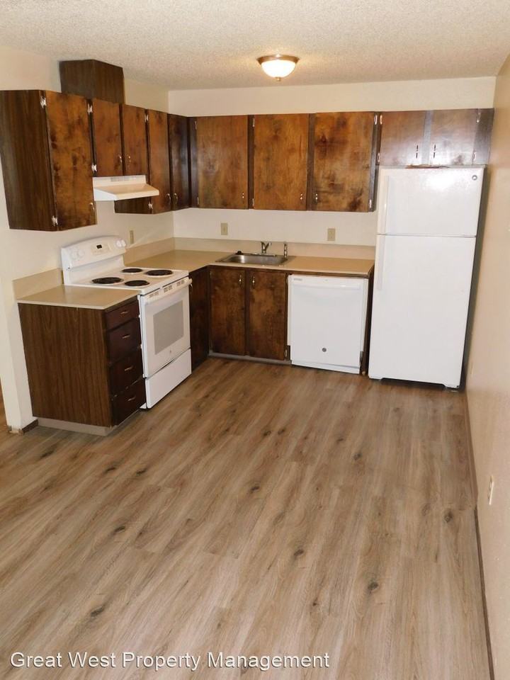 7611 Pacific Ave - Photo 3 of 9