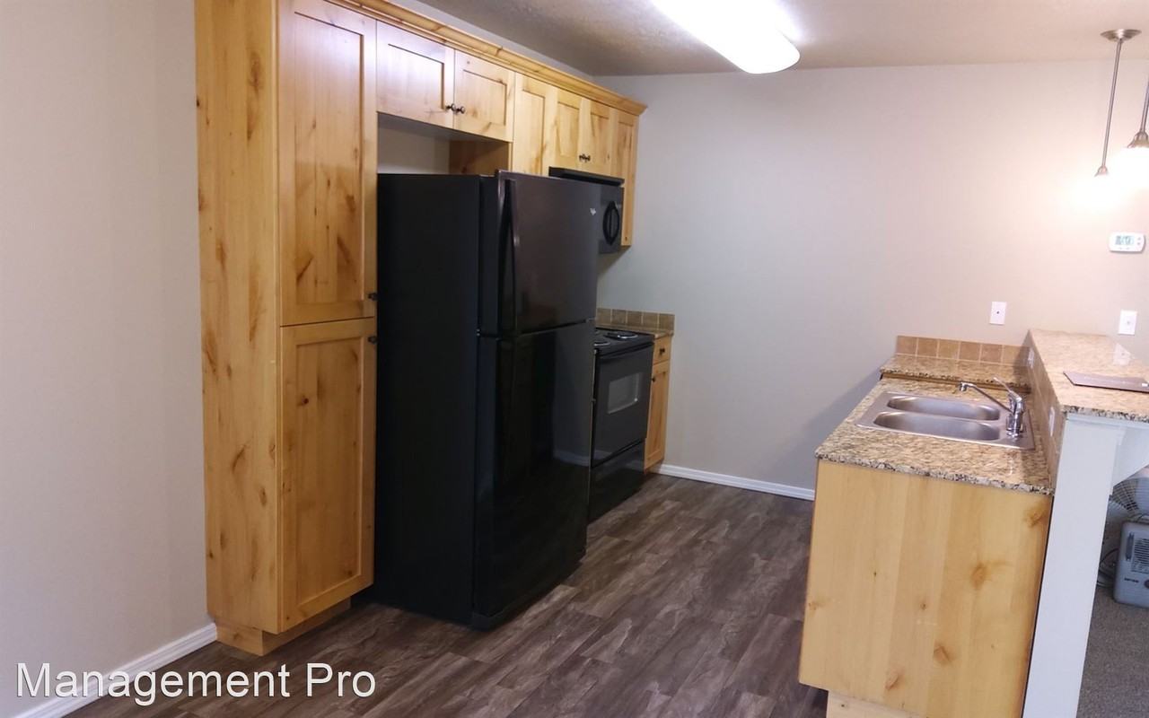 1535 W Alexandra - Photo 2 of 6