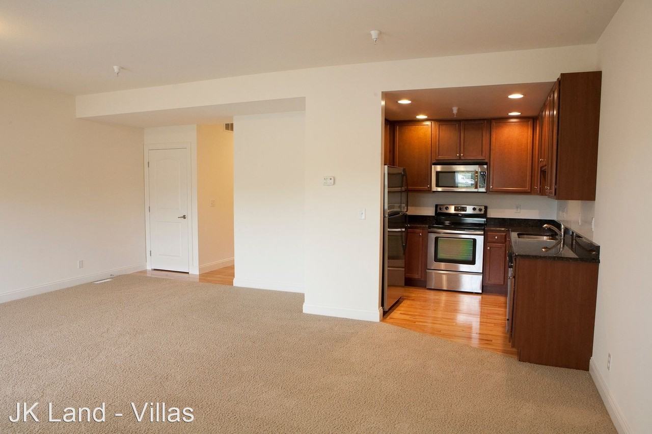 810 W Trailcreek Drive - Photo 3 of 11