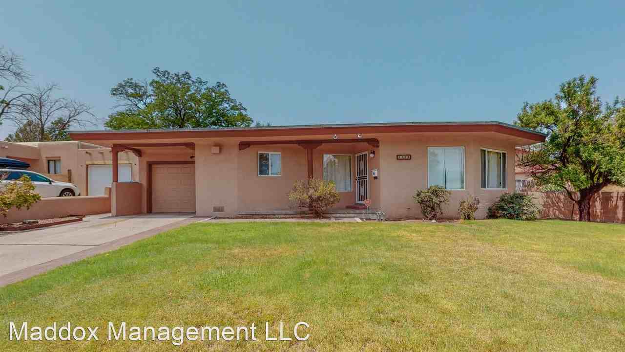 1405 Ridgecrest Dr Se - Photo 2 of 35