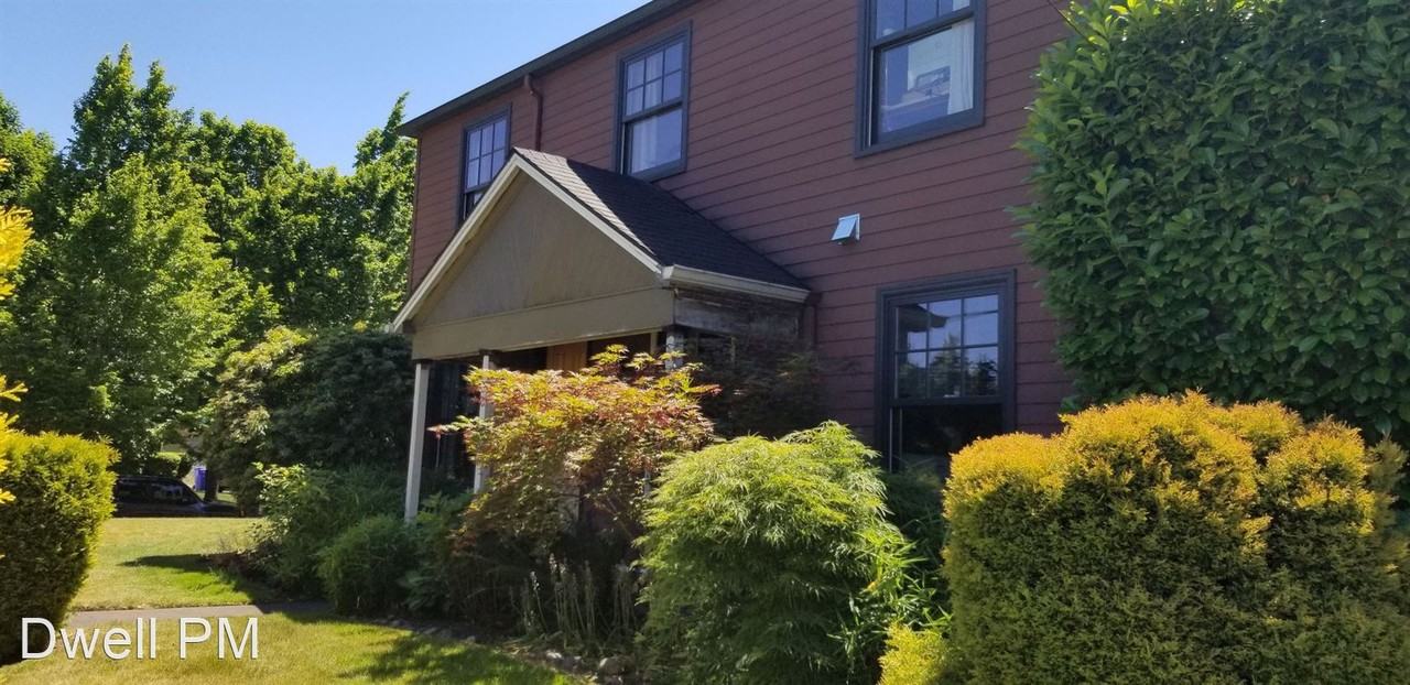 6429 N Mississippi/908 N Rosa Parks Apartments in Kenton, Portland, OR