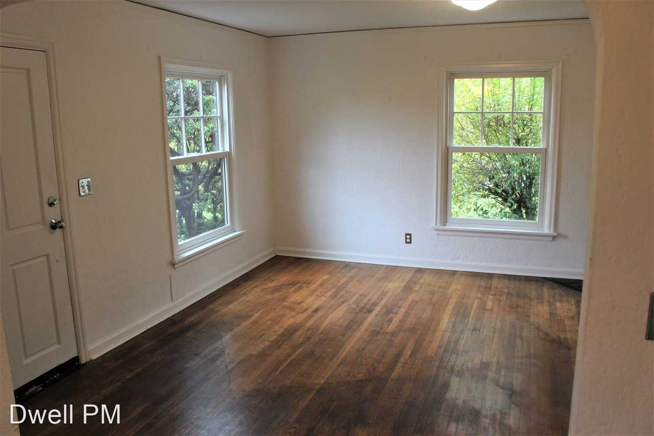 6429 N Mississippi/908 N Rosa Parks Apartments in Kenton, Portland, OR