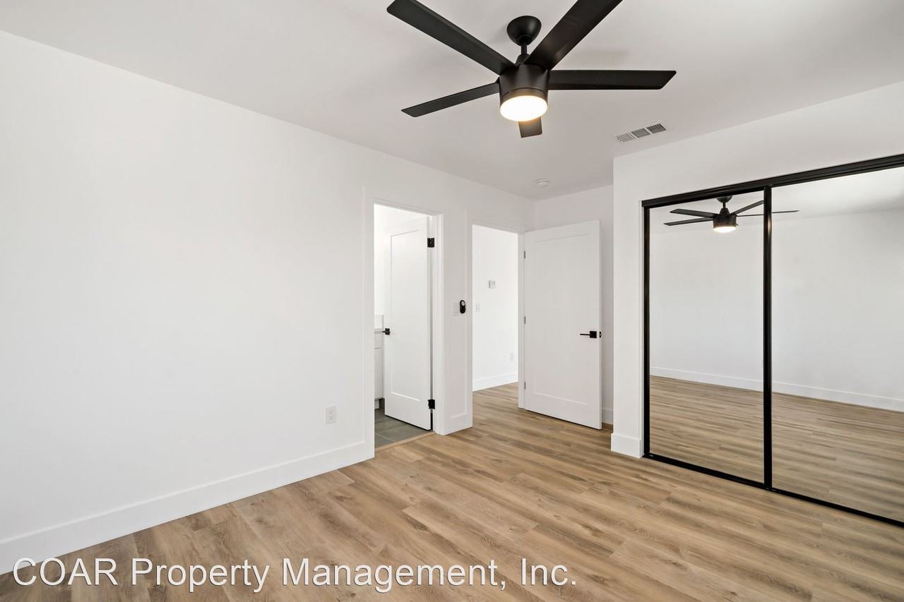 4832 Downey Ave - Photo 2 of 5