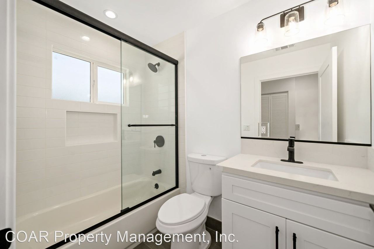 4832 Downey Ave - Photo 3 of 5