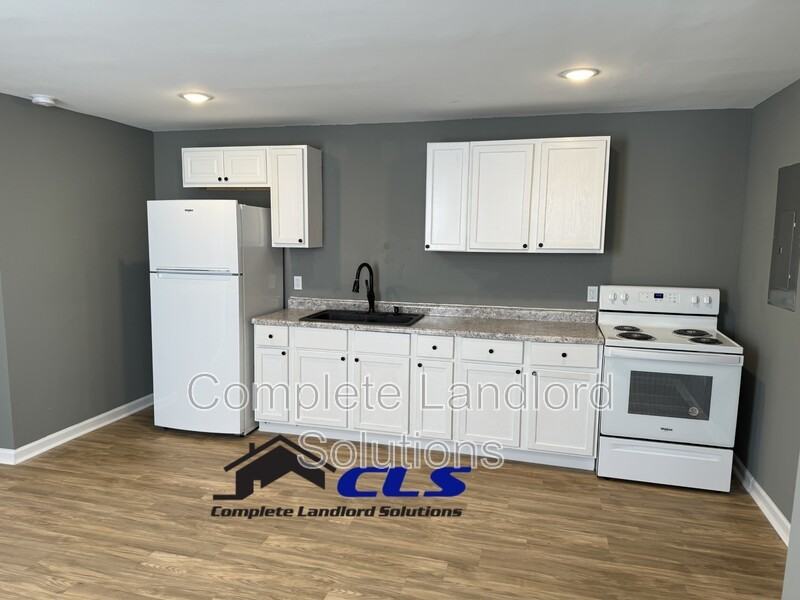 702 S 8th St - Photo 3 of 7