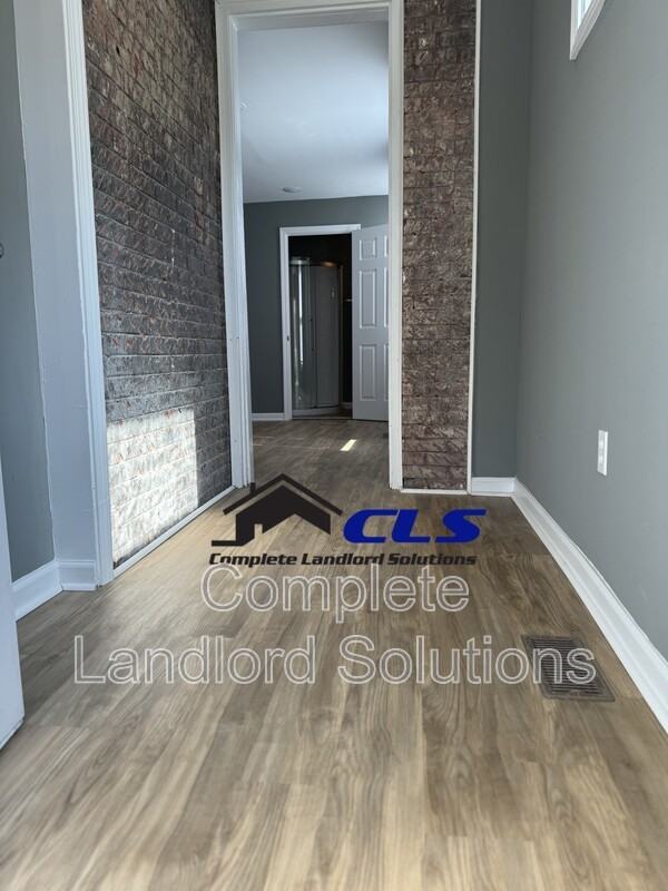 702 S 8th St - Photo 7 of 7