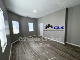 featured image of 702 S 8th St #2