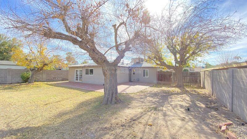 1114 E Oregon Ave - Photo 6 of 30