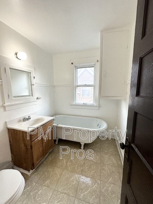 2222A W Finn Pl - Photo 2 of 7