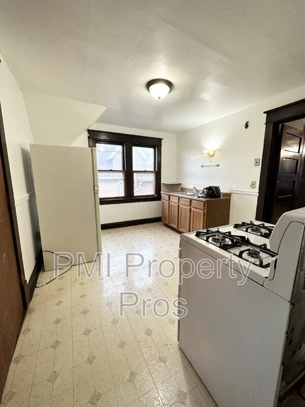 2222A W Finn Pl - Photo 3 of 7