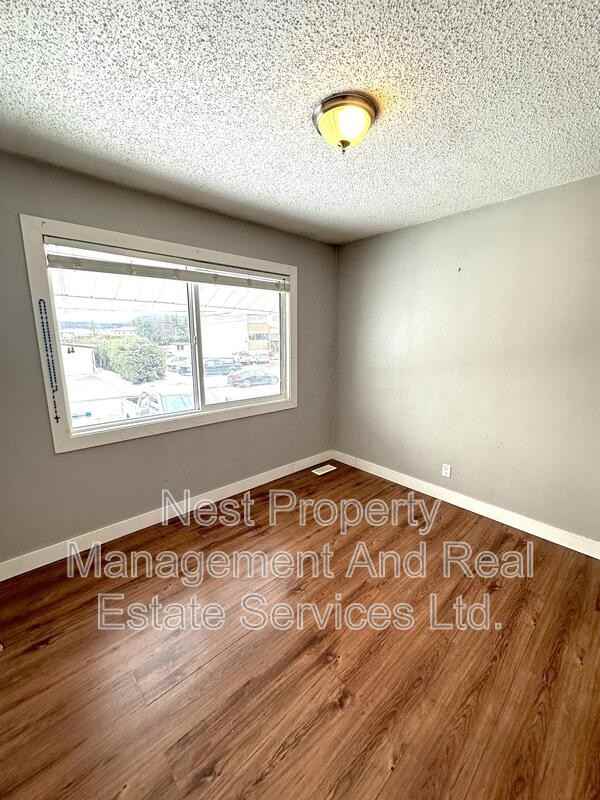 20 Hawk St - Photo 4 of 13