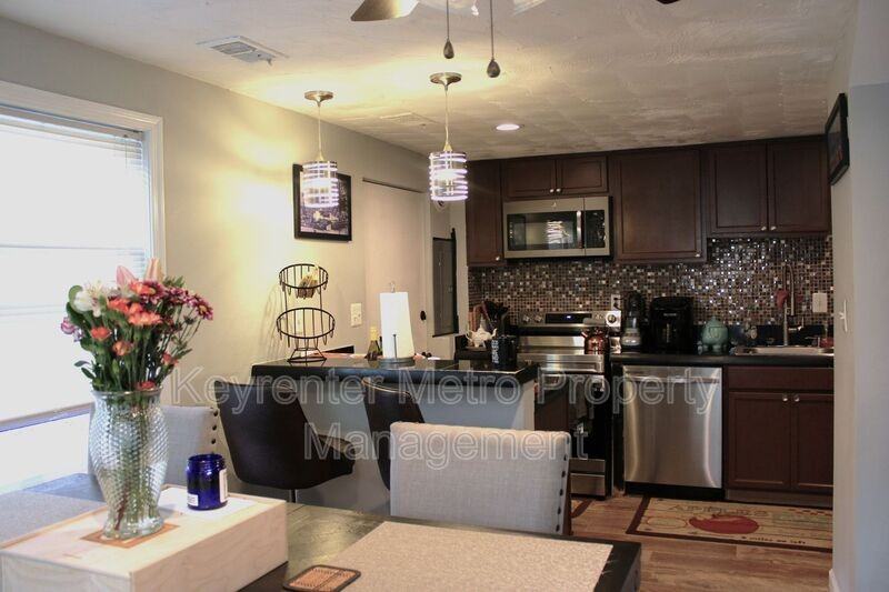 1806 Palmer Park Rd - Photo 7 of 33