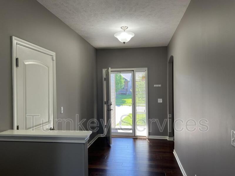 10609 S 111th St - Photo 2 of 20