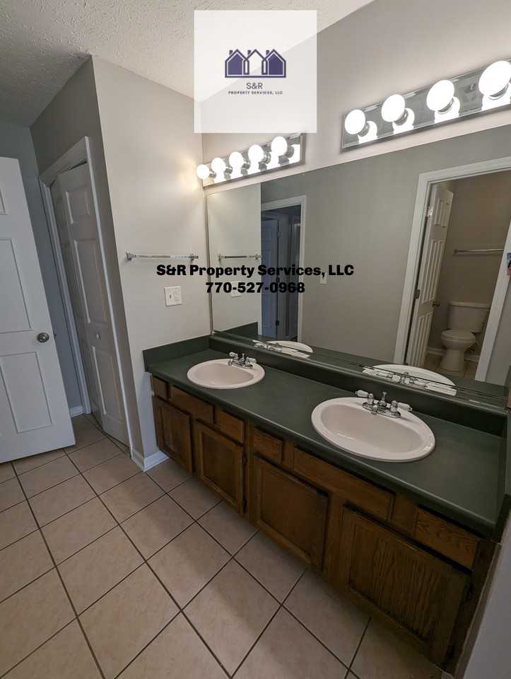 4275 Grogan St Nw - Photo 6 of 11