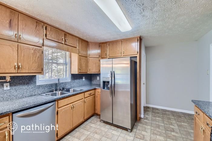 1308 Crumbley Rd - Photo 2 of 19