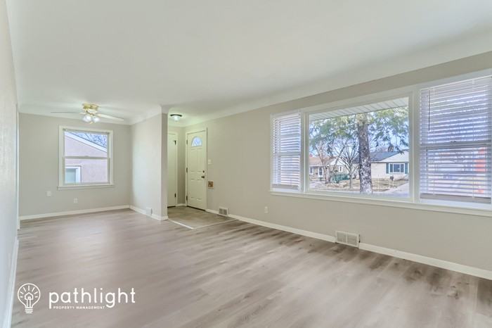 2236 Fremont Ave E - Photo 2 of 15