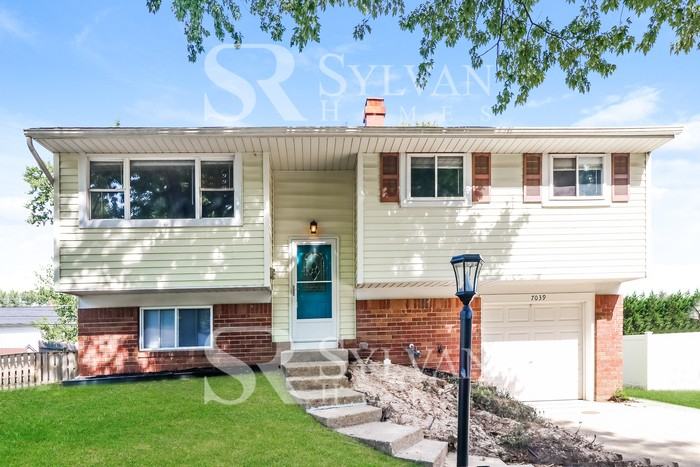 7039 Cresthaven Dr - Photo 2 of 16