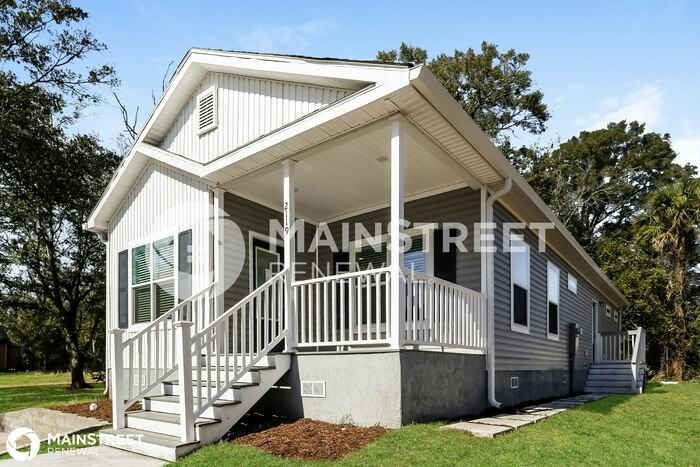 2119 Lewis St - Photo 3 of 16