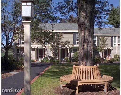 11 Oak St - Photo 2 of 9