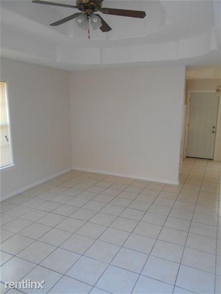 1601 E Coyote St - Photo 2 of 9