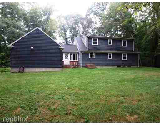 100 Reservoir St - Photo 2 of 8