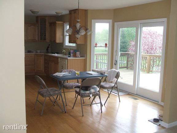 8439 Highland Ct - Photo 2 of 13